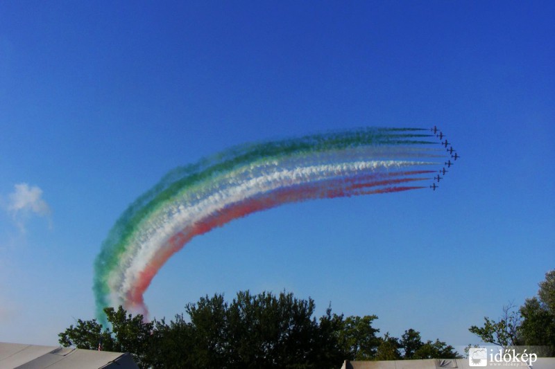 Az olasz műrepülősök bemutatója