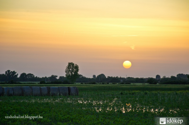 Naplemente Szeged határában.