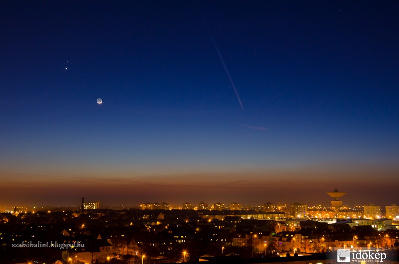 Hold-Vénusz-Mars együttállás Szegedről nézve