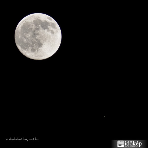 Hold-Szaturnusz együttállás