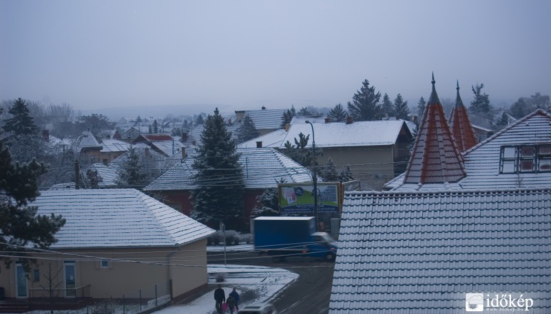Fehérben a reggel