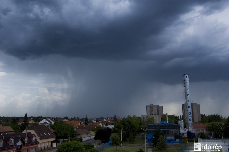 Cella dunakesziről nézve