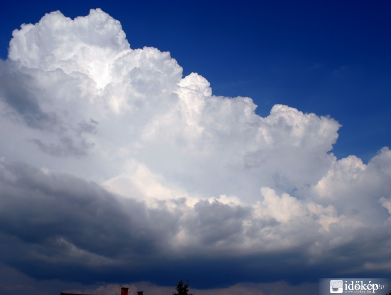 Zivatarrá fejlődtt