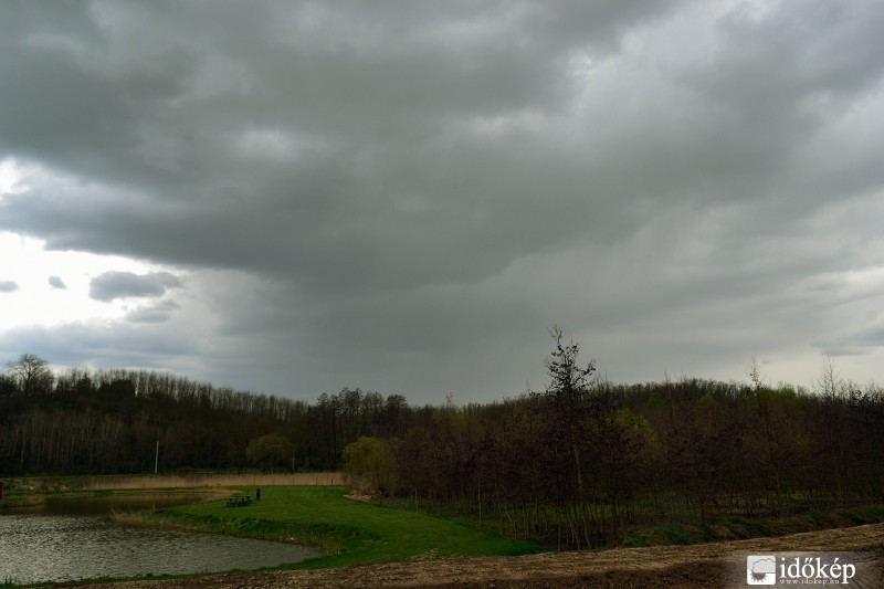 Mérges kis záporocska