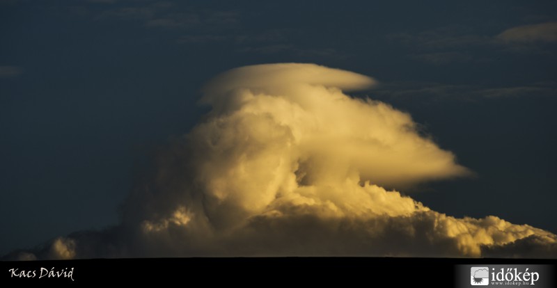 Pileus a mini szupercellán