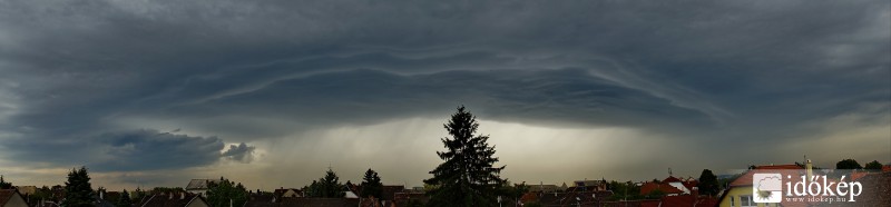 Közeledik Budapesthez.