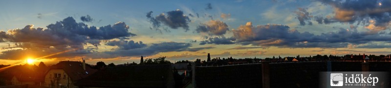 Naplemente panoráma