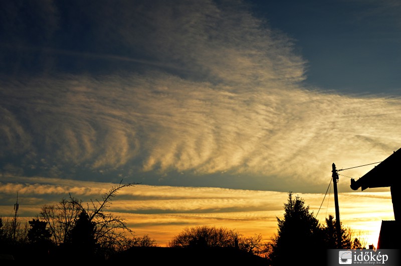 Márciusi tavaszias napnyugta