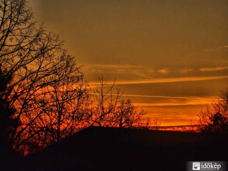 November végi naplemente