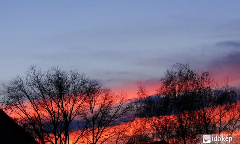 Naplemente csíkosban