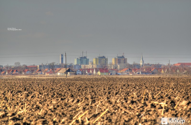 A távolban Orosháza