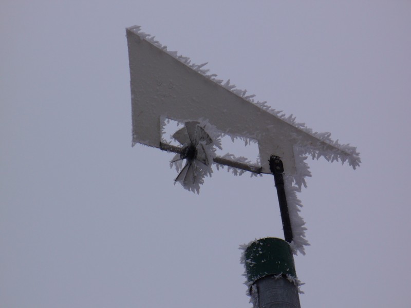 Zúzmara a régi szélmérőn
