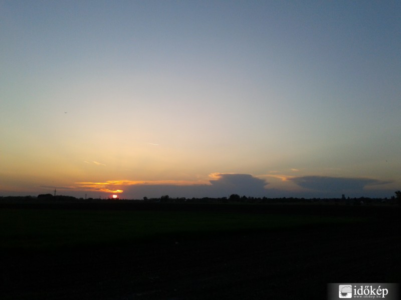 Dupla üllős naplemente.