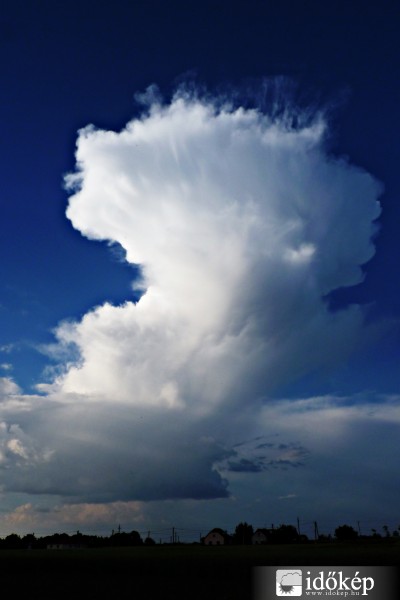 Zivatarfelhő Kardoskútról fotózva