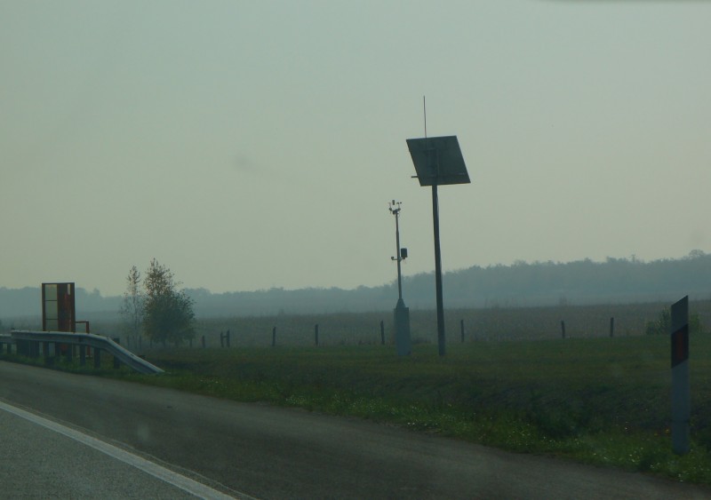 Az M5-ös autópálya melletti metállomás