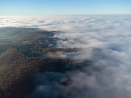 Háttérben az Alpok