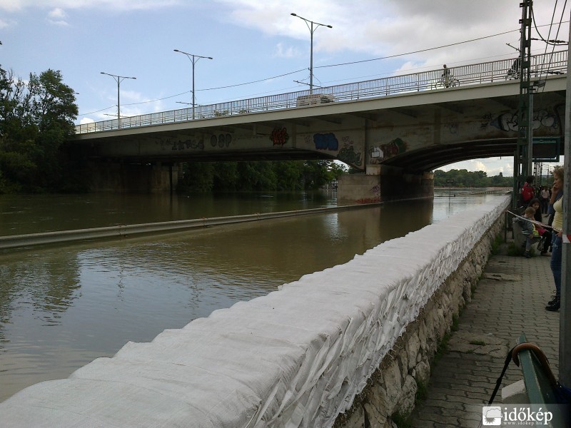 Óbuda Árpád híd áradó Duna