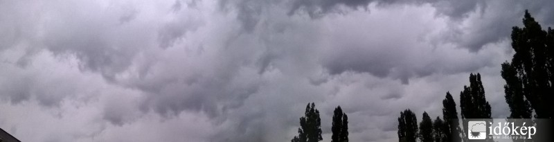 Viharos felhők