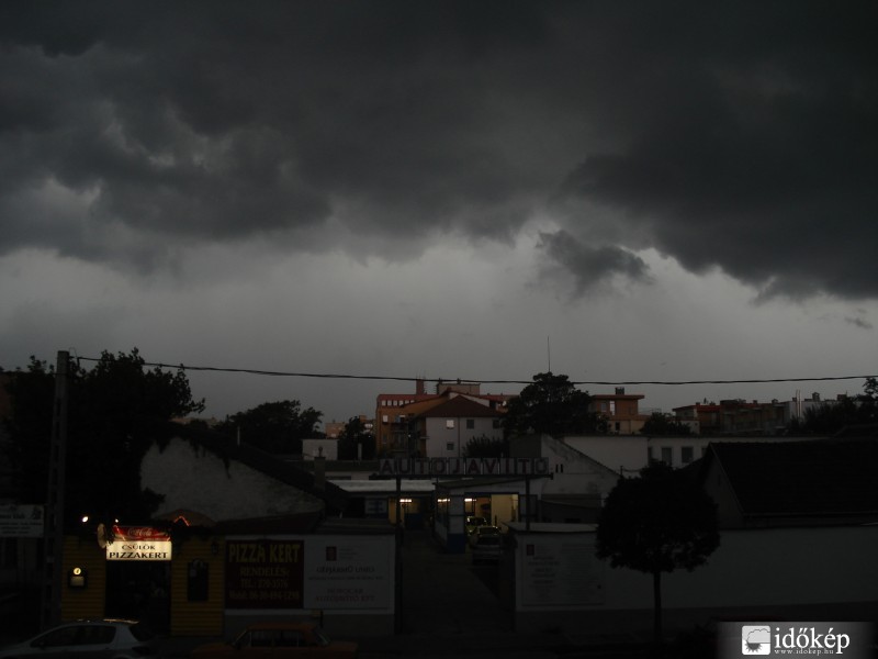 Felhők Budapest felett