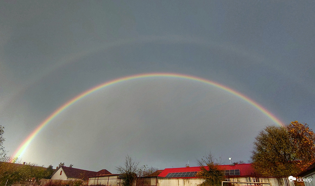 Ma délutáni dupla szivárvány