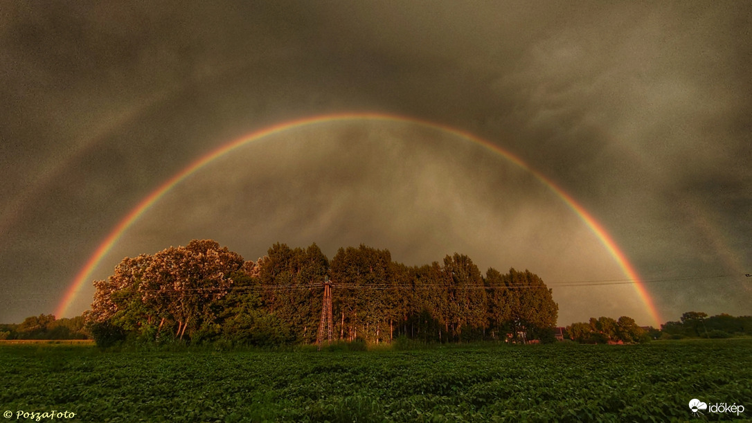 Dupla szivárvány napnyugta előtt