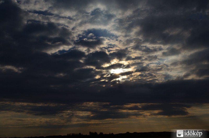 Fény a sötétben...