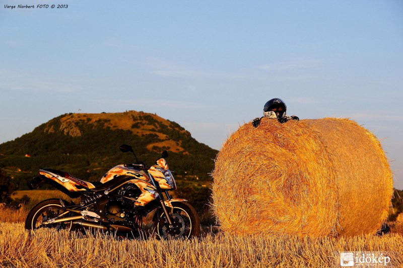 Naplemente fényeiben 