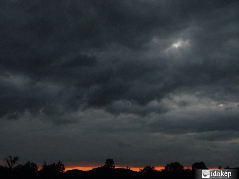 Naplemente Badacsonyörsről