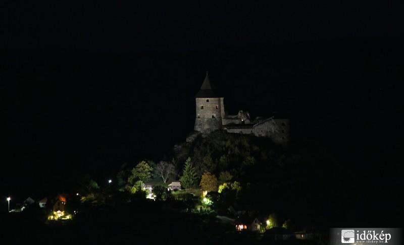 Somoskő késő este