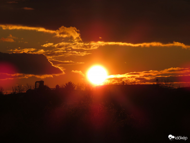 Fura fénykörök jelentek meg a képen