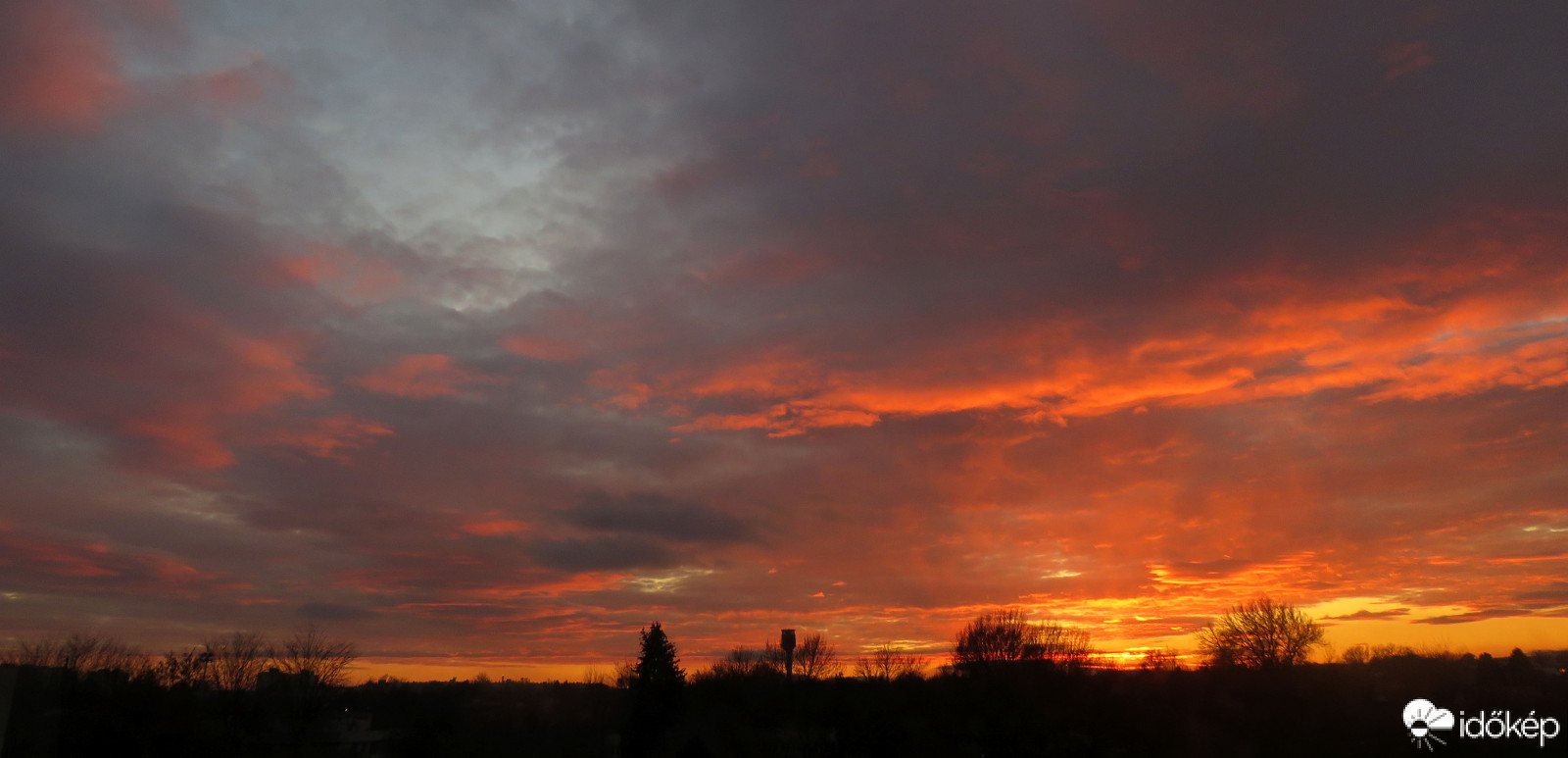 Alkony vörösben