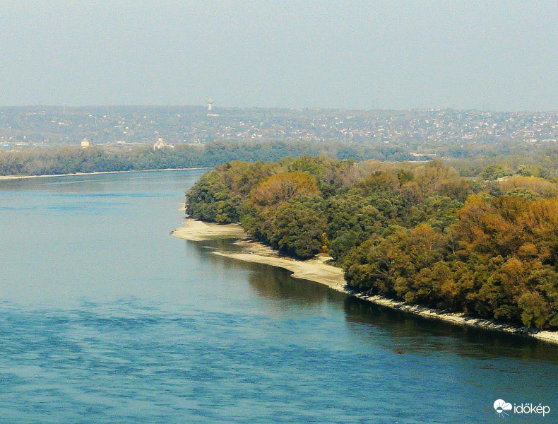 Tökölnél kanyarodó Duna