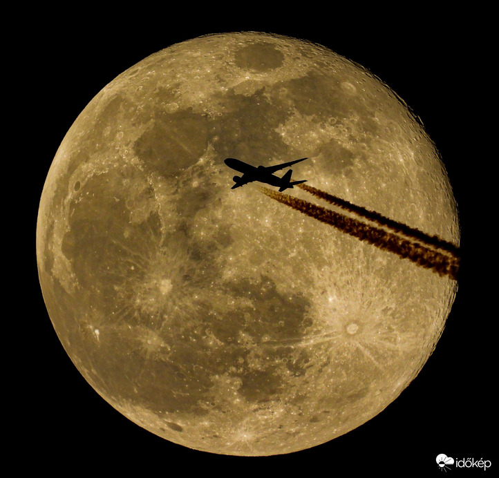 Boeing 777-2Z9(ER) OE-LPD + HOLD