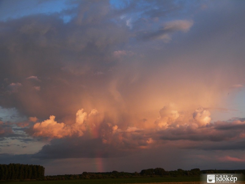 Június 2-án alkonyatkor