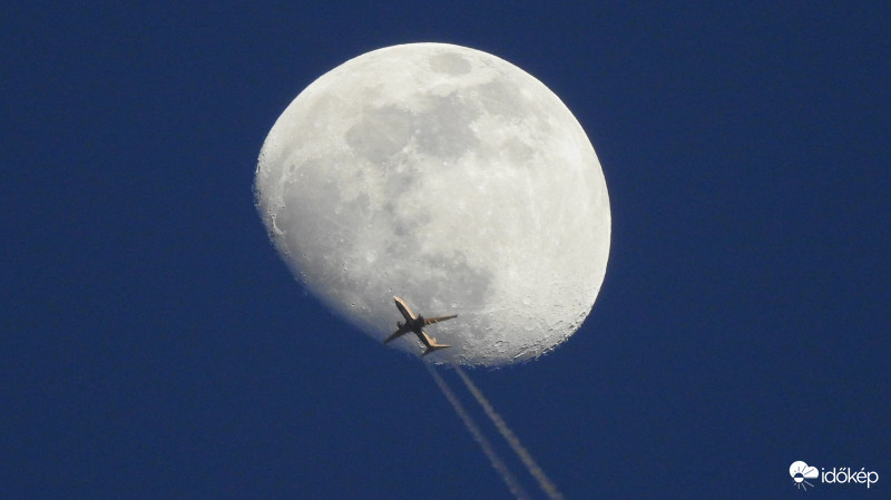 Hold + Ryanair :)