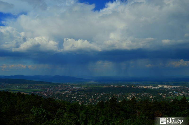 közeleg