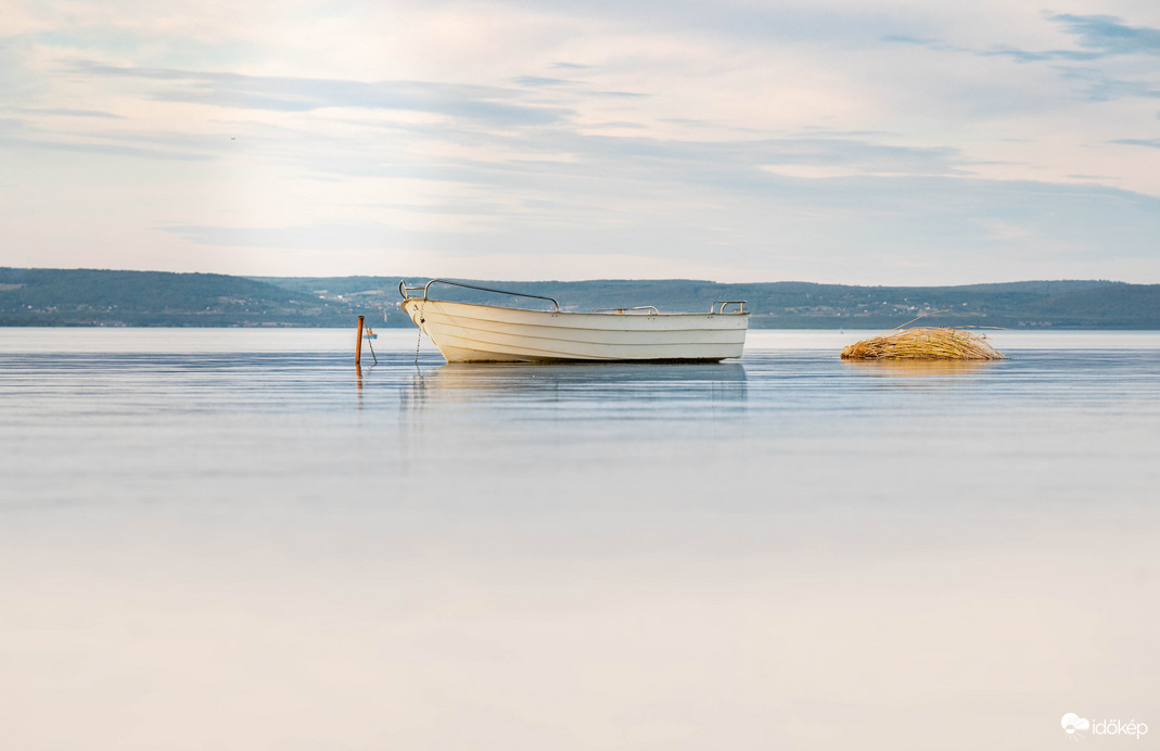 Elcsendesik a Balaton