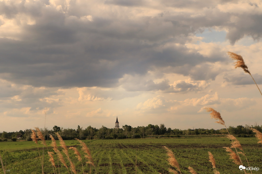 Templom a felhő ölelése alatt!