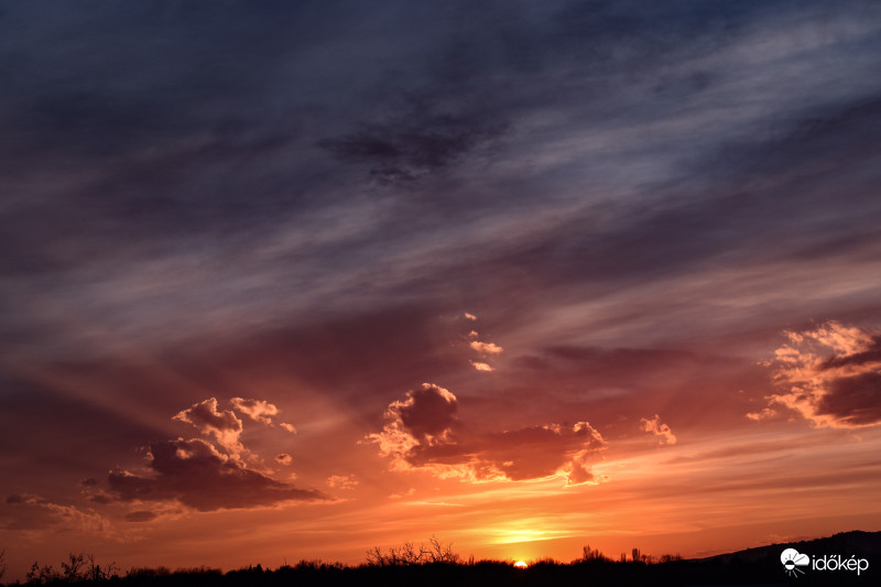 Napsugaras naplemente