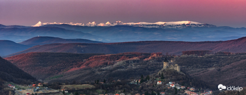 esti látvány Salgóból