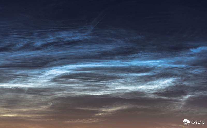 Éjszakai világító felhők3