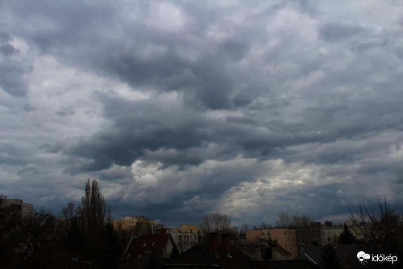 feéhők Győr felett