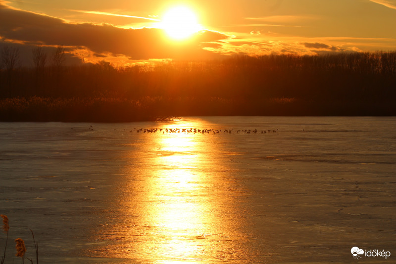Márciusi naplemente