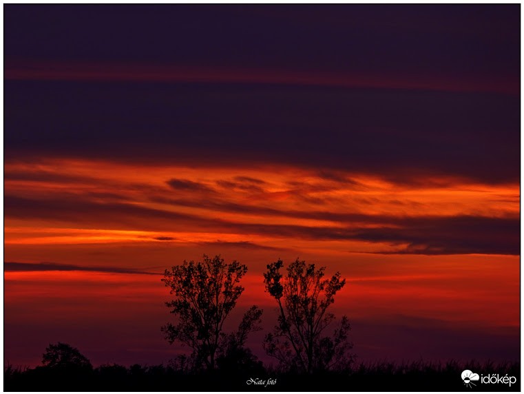 Októberi vörös-kék