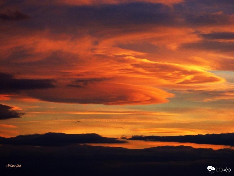 Alkonyi lencsésedés