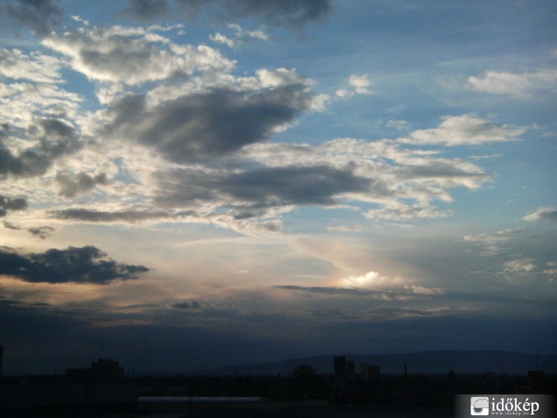 Naplemente a Kőszegi-hegység felett