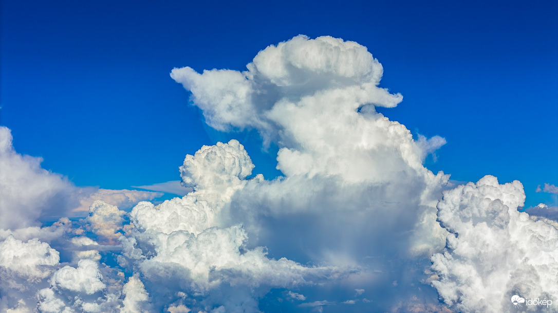Cumulonimbus calvus