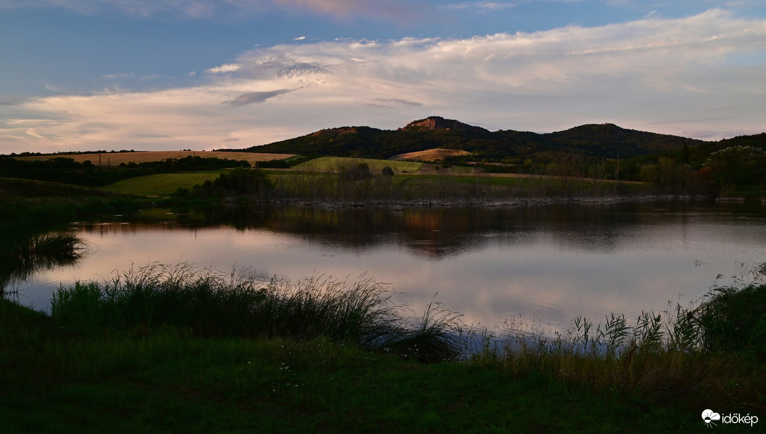 Utolsó fényeknél. 