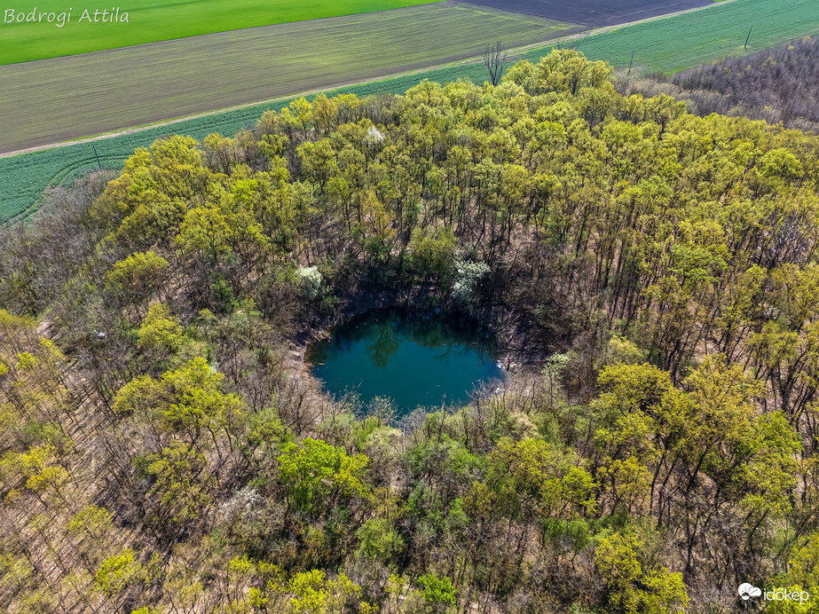 Húsvét a battonyai Feneketlen-tónál