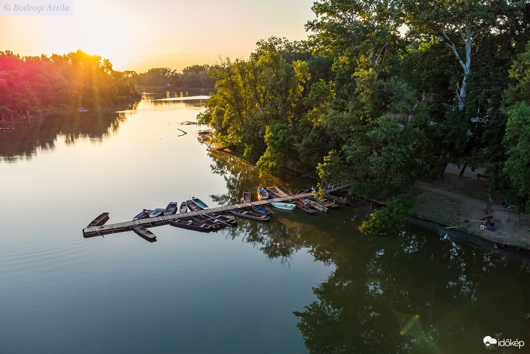 Szép fényekkel indul a hétvége